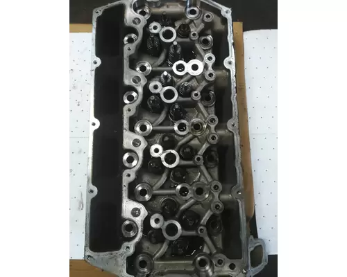 FORD 6.9 CYLINDER HEAD
