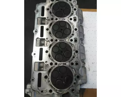 FORD 6.9 CYLINDER HEAD