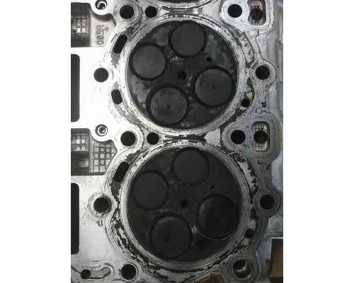 FORD 6.9 CYLINDER HEAD