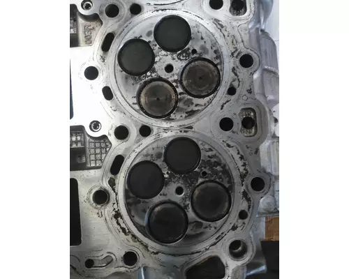FORD 6.9 CYLINDER HEAD