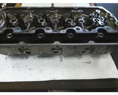 FORD 6.9 CYLINDER HEAD