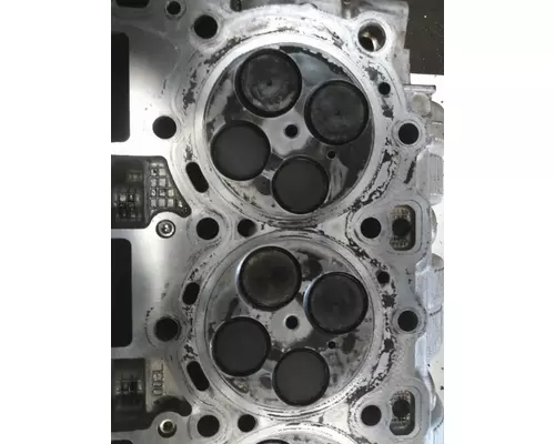 FORD 6.9 CYLINDER HEAD