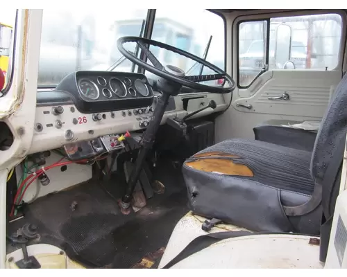 FORD 8000 Cab Clip