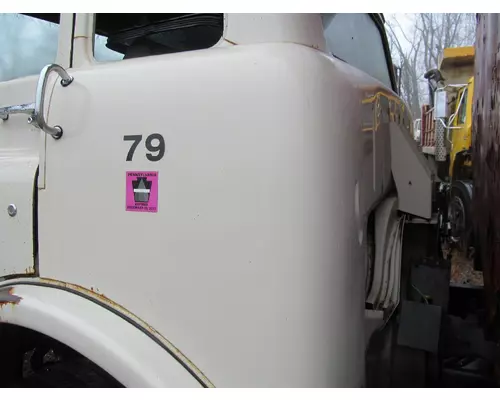 FORD 8000 Cab Clip