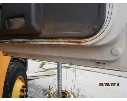 FORD A9513 1996-2000 DOOR ASSEMBLY, FRONT