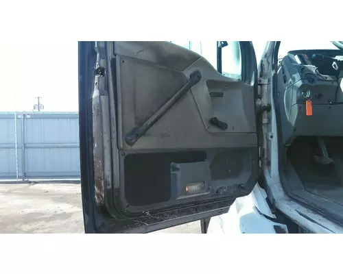 FORD A9513 1996-2000 DOOR ASSEMBLY, FRONT