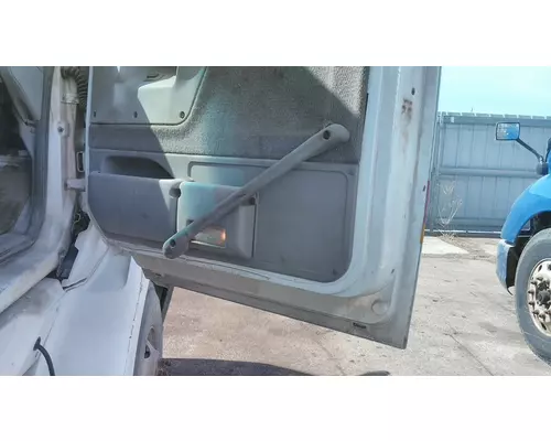 FORD A9513 1996-2000 DOOR ASSEMBLY, FRONT