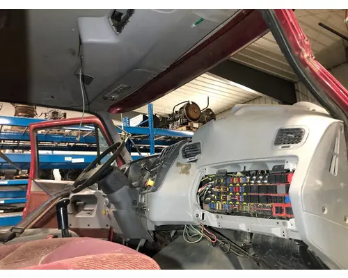 FORD A9522 AEROMAX 122 Cab Assembly