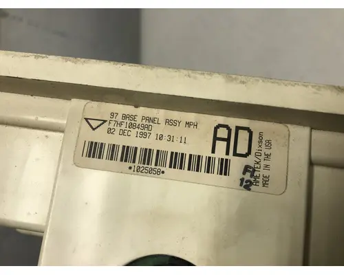 FORD A9522 AEROMAX 122 Instrument Cluster