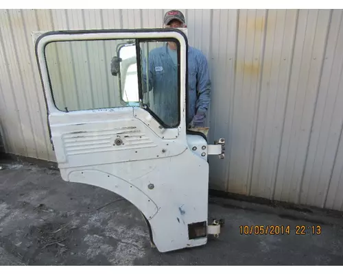 FORD C8000 DOOR ASSEMBLY, FRONT