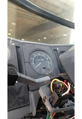 FORD CF7000 Instrument Cluster