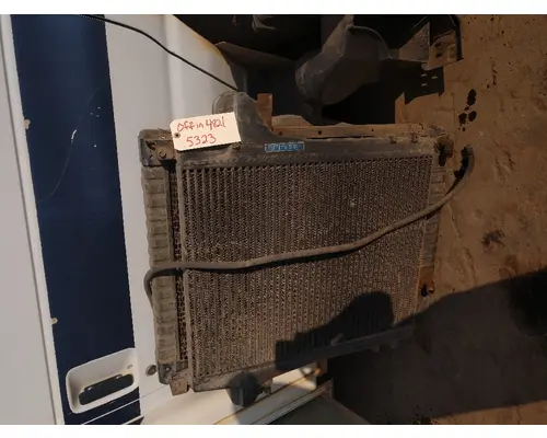 FORD CF7000 Intercooler