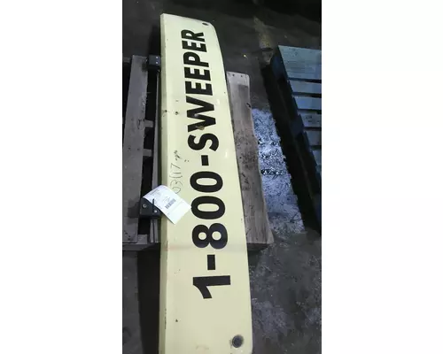 FORD CF8000 BODY PARTS, MISC.