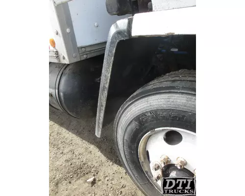 FORD CF8000 Fender Extension