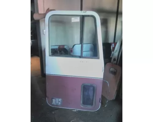 FORD CL9000 DOOR ASSEMBLY, FRONT