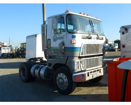 FORD CL9000 Grille