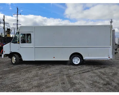 FORD COMMERCIAL VEHICLE Complete Vehicle