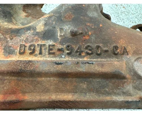 FORD D9TE-9420-CA Exhaust Manifold
