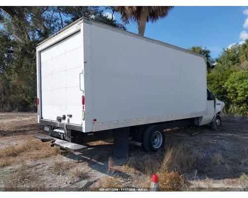 FORD E-350 Engine Assembly