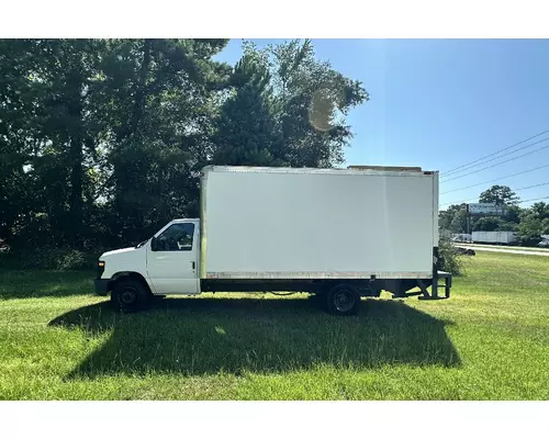 FORD Econoline/E450 Complete Vehicle