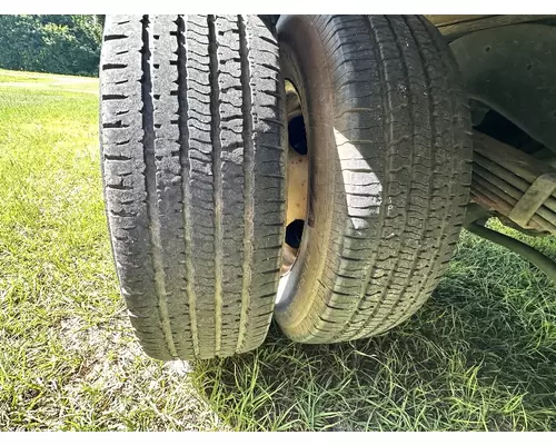 FORD Econoline/E450 Complete Vehicle