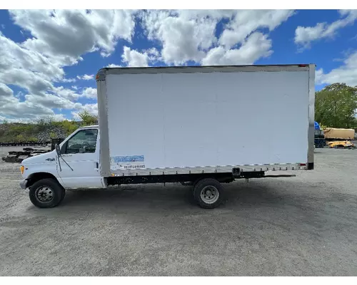 FORD Econoline Wagon Complete Vehicle