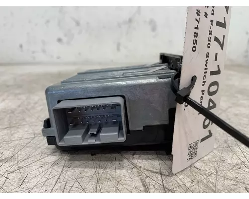 FORD F-550 Dash  Console Switch