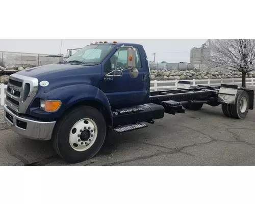 FORD F-750 Complete Vehicle