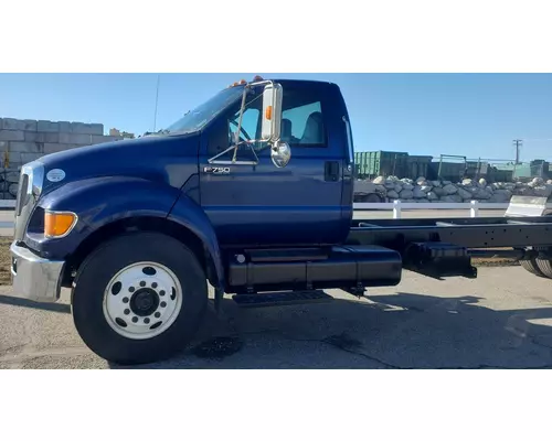 FORD F-750 Complete Vehicle