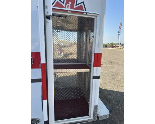 FORD F450 4X4 Ambulance Rebuilders