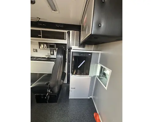 FORD F450 4X4 Ambulance Rebuilders