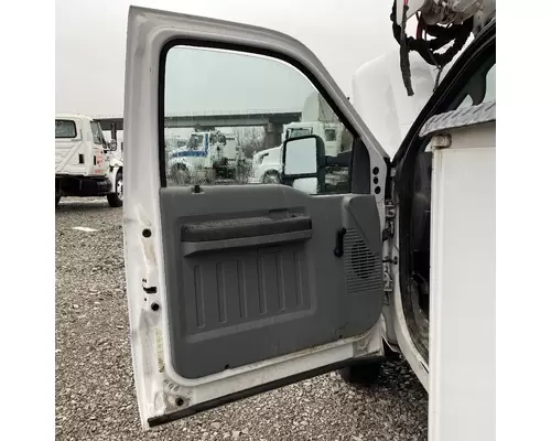 FORD F550 SUPER DUTY Door Assembly, Front