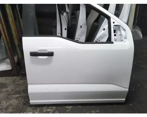 FORD F550SD (SUPER DUTY) 2017-2025 DOOR ASSEMBLY, FRONT
