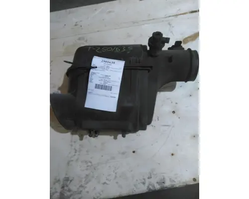 FORD F550SD (SUPER DUTY) AIR CLEANER