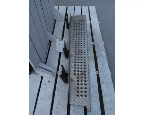 FORD F550SD (SUPER DUTY) CAB STEP