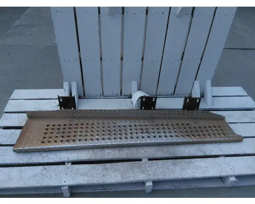 FORD F550SD (SUPER DUTY) CAB STEP