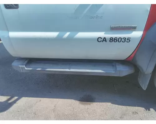 FORD F550SD (SUPER DUTY) FAIRING STEP
