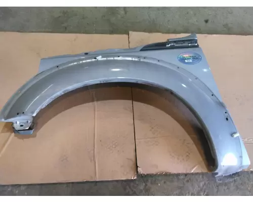 FORD F550SD (SUPER DUTY) FENDER ASSEMBLY, FRONT