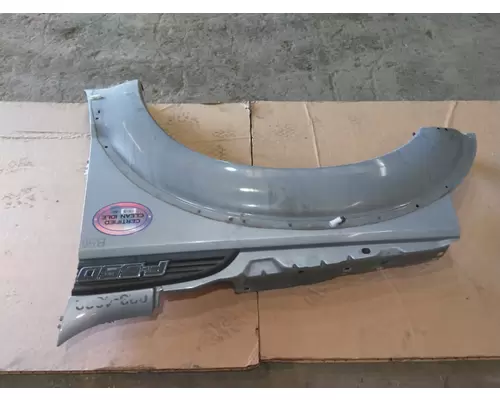 FORD F550SD (SUPER DUTY) FENDER ASSEMBLY, FRONT