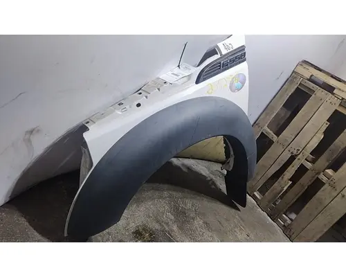 FORD F550SD (SUPER DUTY) FENDER ASSEMBLY, FRONT