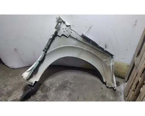 FORD F550SD (SUPER DUTY) FENDER ASSEMBLY, FRONT