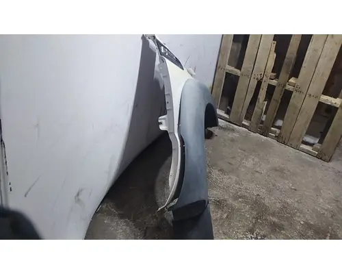 FORD F550SD (SUPER DUTY) FENDER ASSEMBLY, FRONT