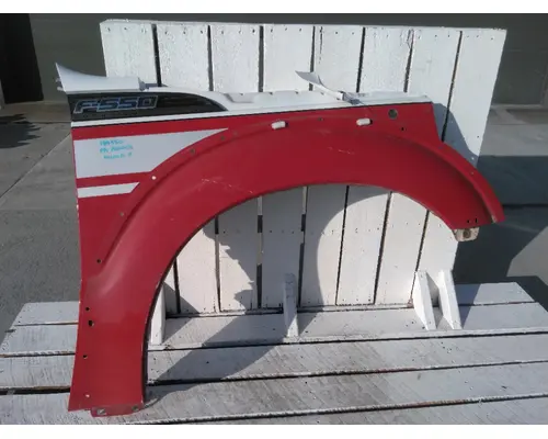 FORD F550SD (SUPER DUTY) FENDER ASSEMBLY, FRONT