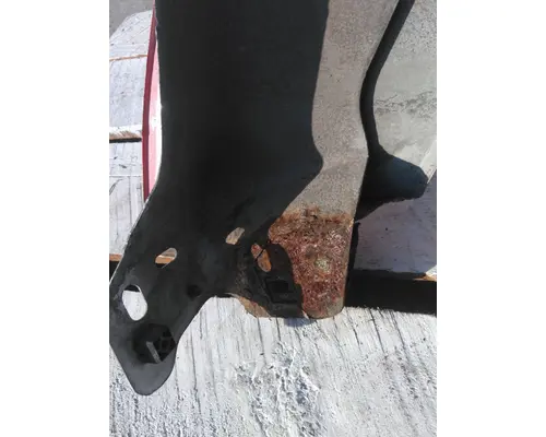 FORD F550SD (SUPER DUTY) FENDER ASSEMBLY, FRONT