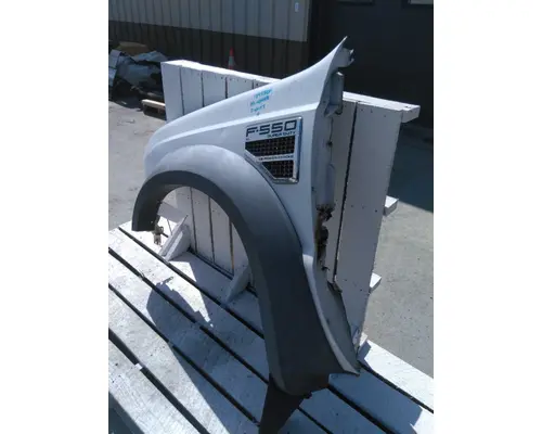 FORD F550SD (SUPER DUTY) FENDER ASSEMBLY, FRONT