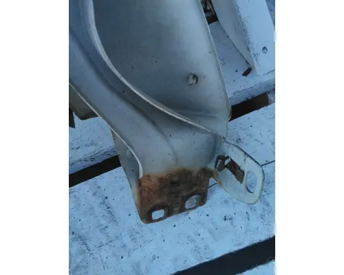 FORD F550SD (SUPER DUTY) FENDER ASSEMBLY, FRONT