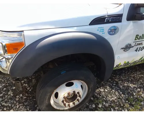 FORD F550SD (SUPER DUTY) FENDER ASSEMBLY, FRONT
