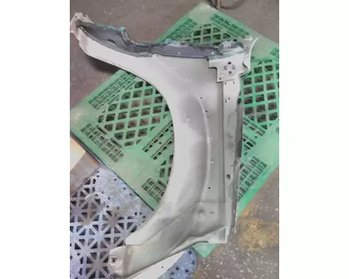 FORD F550SD (SUPER DUTY) FENDER ASSEMBLY, FRONT