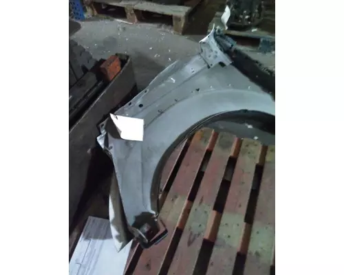 FORD F550SD (SUPER DUTY) FENDER ASSEMBLY, FRONT