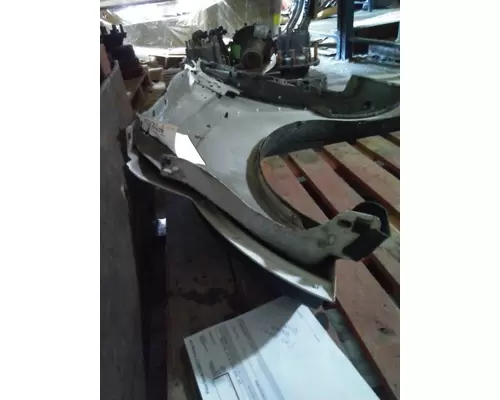 FORD F550SD (SUPER DUTY) FENDER ASSEMBLY, FRONT